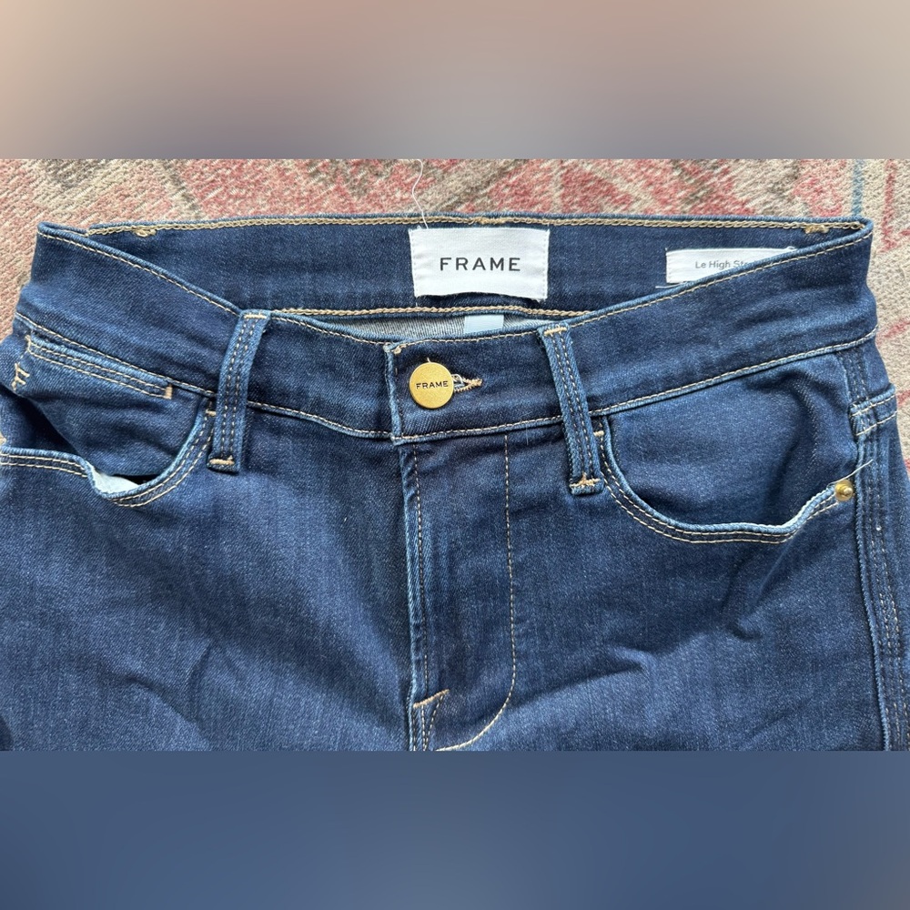 FRAME le high straight leg jean
